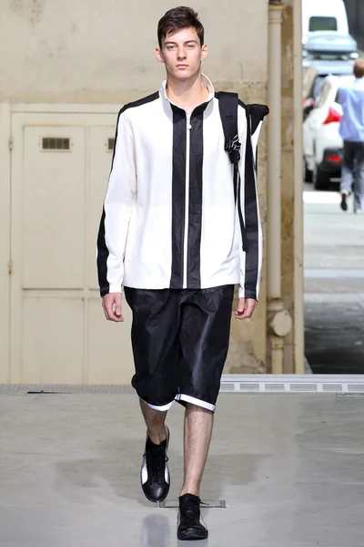 Look 4